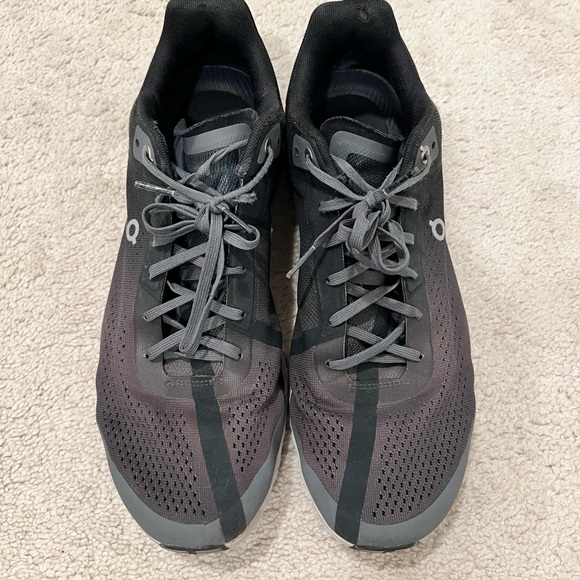 On Men’s Cloudflow Wide Fit - Picture 2 of 6